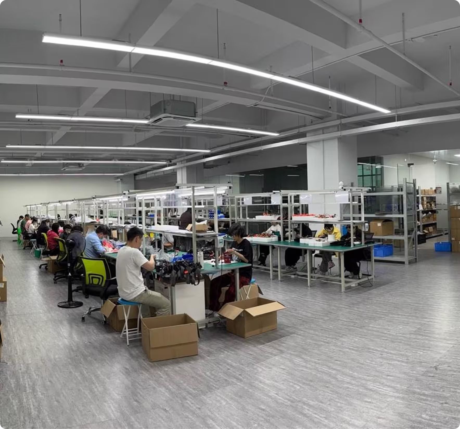 Linie de producție pentru exoschelete destinate asistării mersului